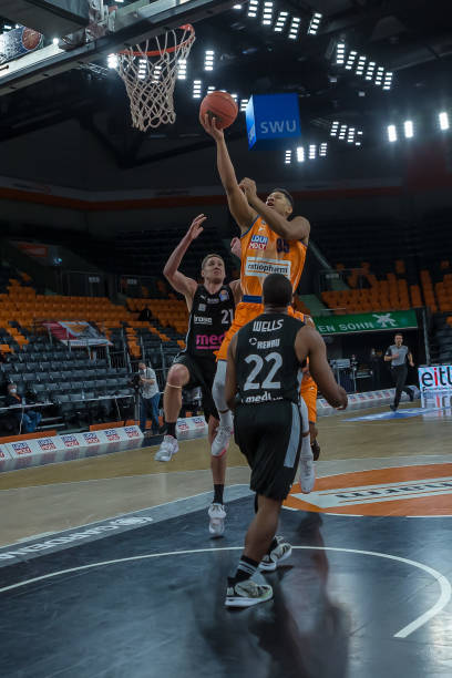 努力结束目 努力结束目