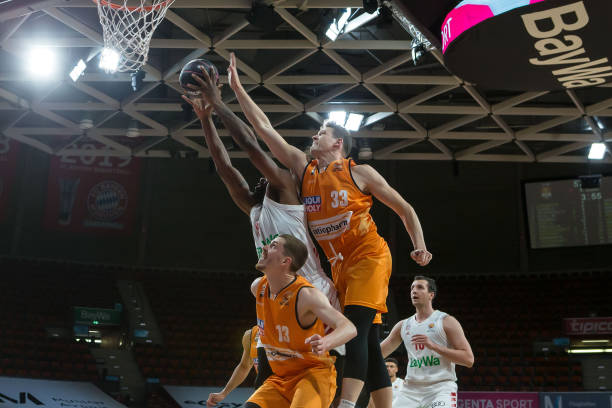 在德甲重返 在德甲重返