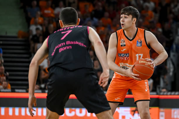 负让我们自 负让我们自